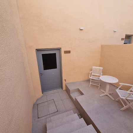 M Residence Santorini Johnnie Cave Fira  Exterior photo