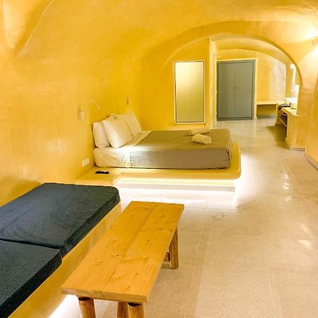M Residence Santorini Johnnie Cave Fira  Exterior photo
