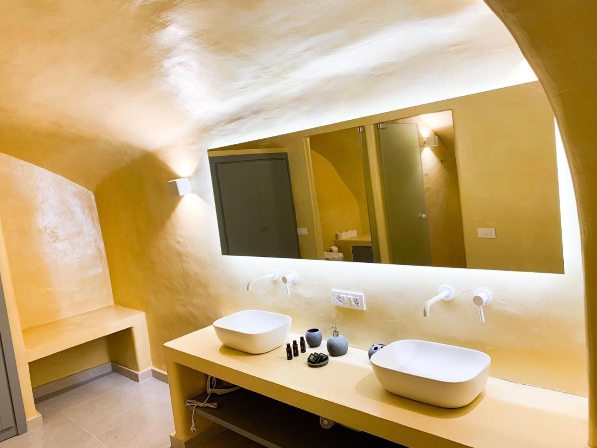 M Residence Santorini Johnnie Cave Fira  Exterior photo